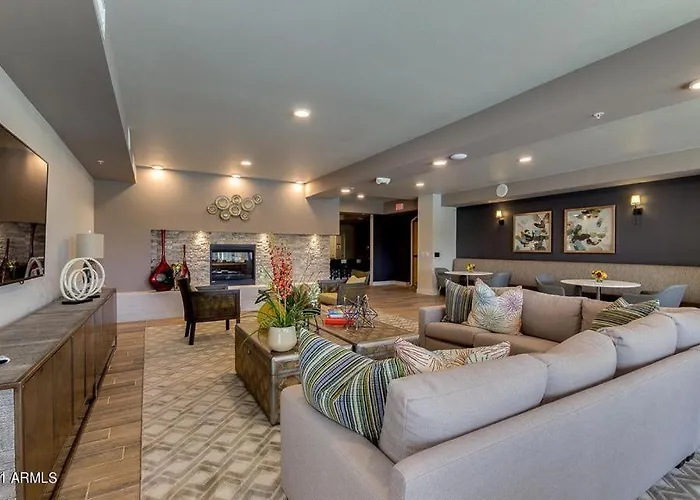 Queen Creek #102 Holiday home
